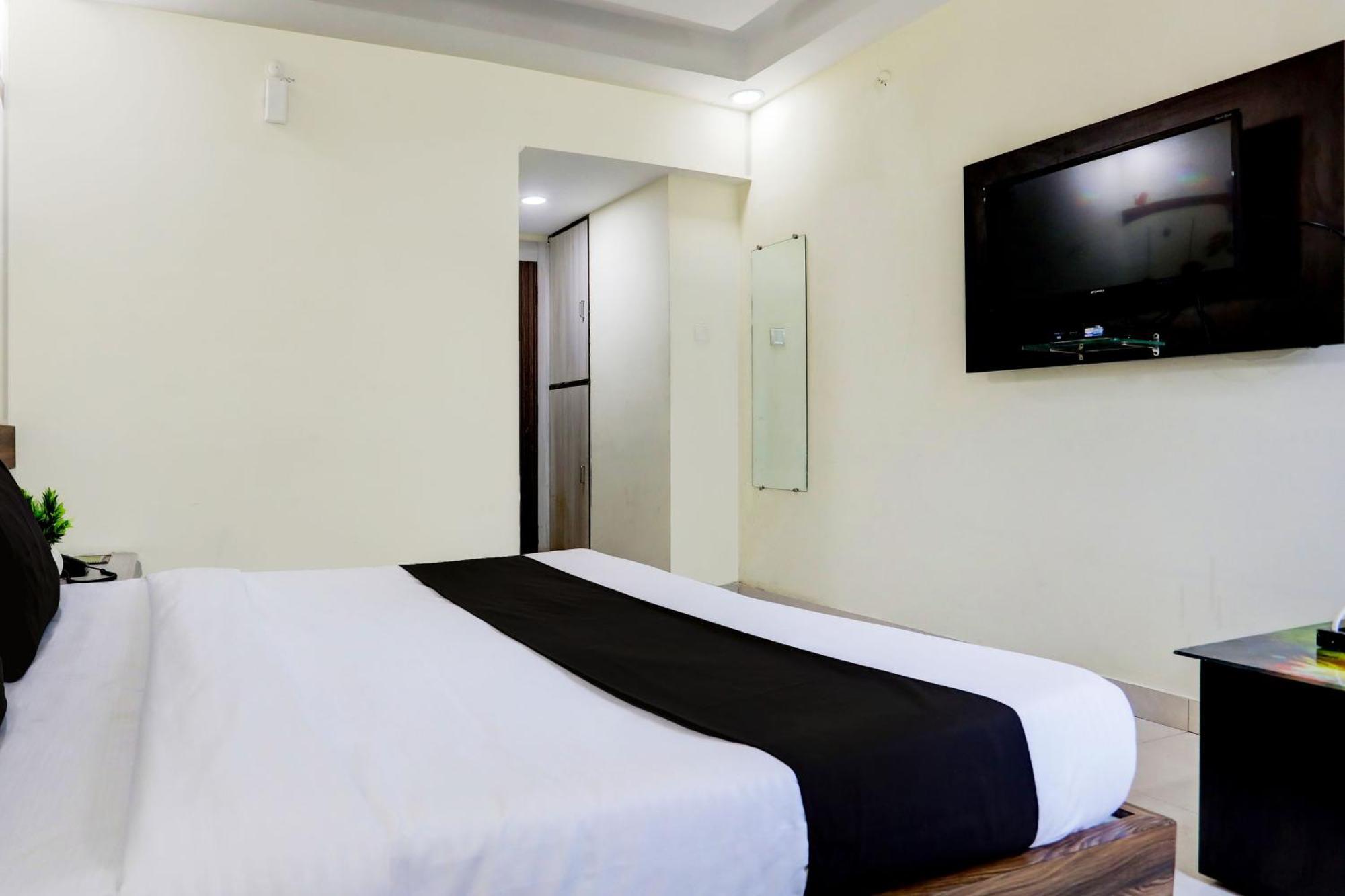 Super Townhouse Hoshangabad Road Near Aashima Mall Samarda Kaliāsot Exterior photo