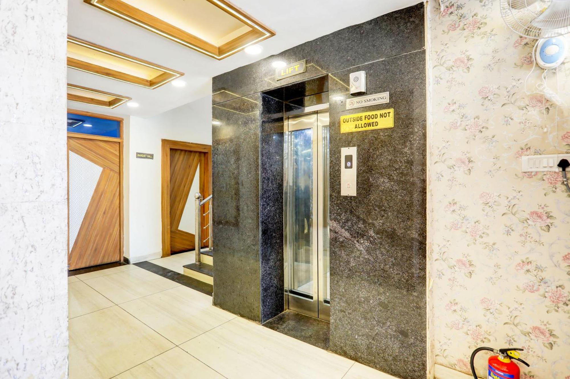Super Townhouse Hoshangabad Road Near Aashima Mall Samarda Kaliāsot Exterior photo